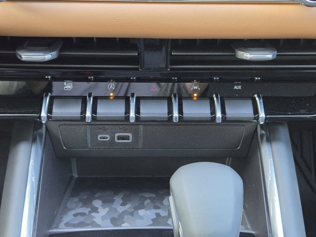 2026 GMC Canyon AT4 - Photo 15