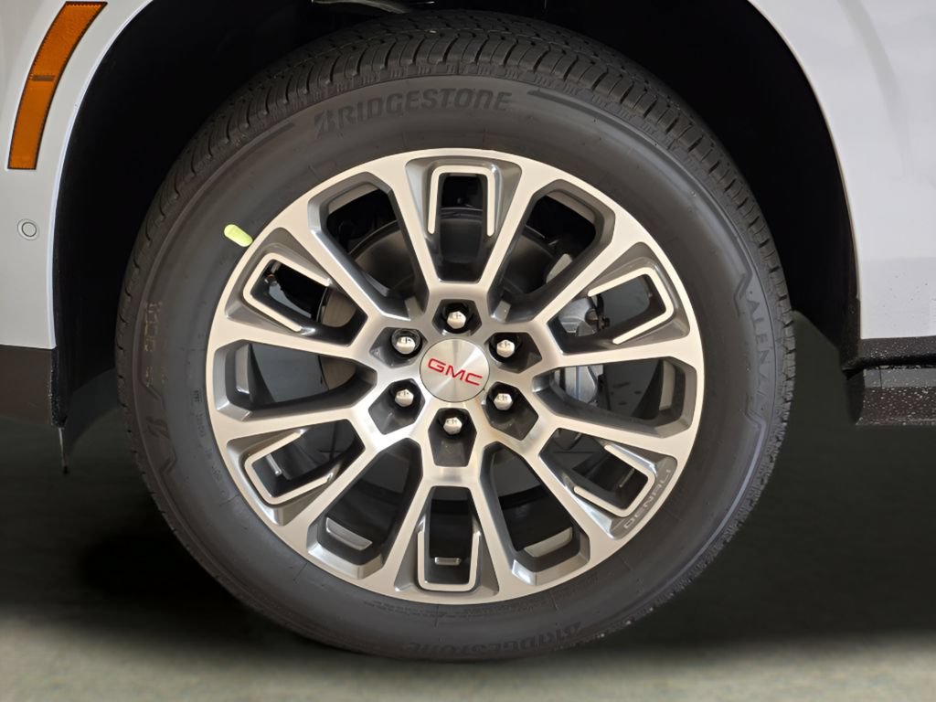 2026 GMC Yukon Denali - Photo 7