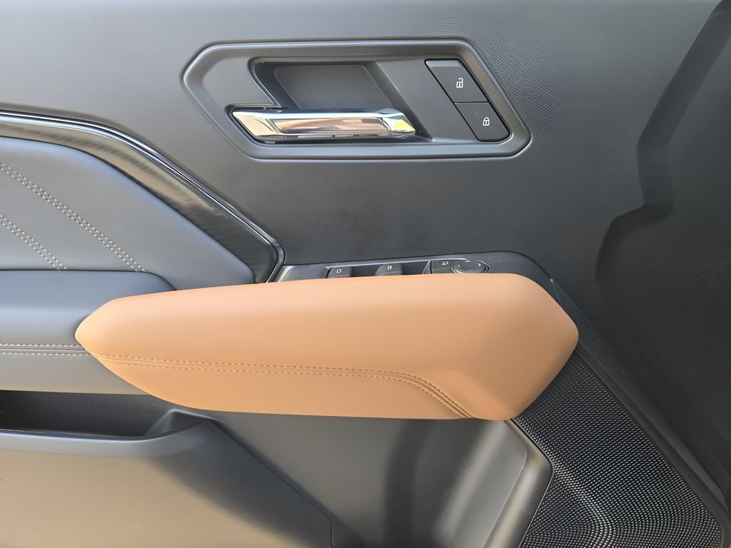 2026 GMC Canyon AT4 - Photo 17