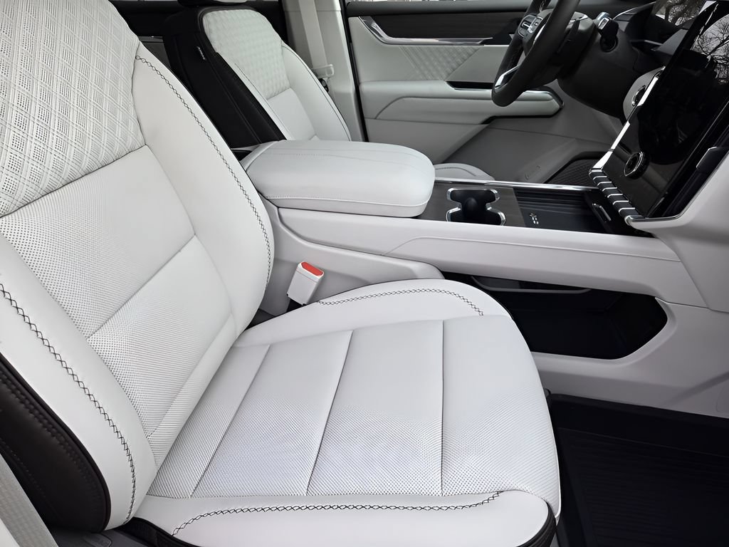 2026 GMC Acadia Denali - Photo 9