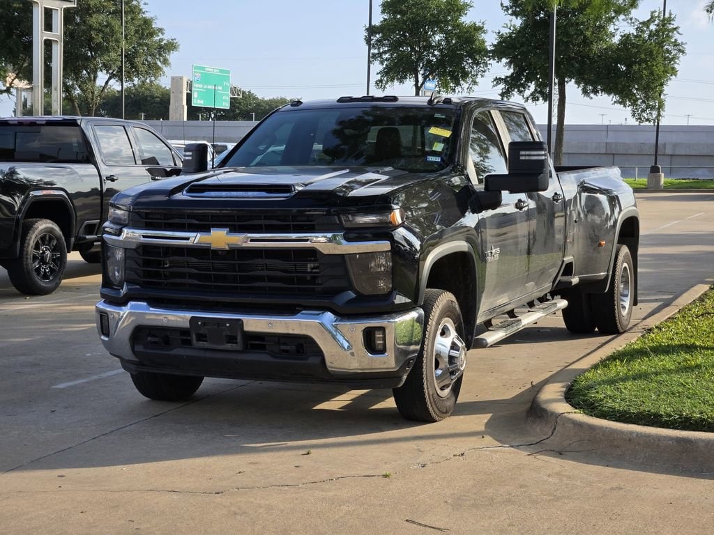 2025 Chevrolet Silverado HD LT 4WD Crew Cab Long Box DRW's photo