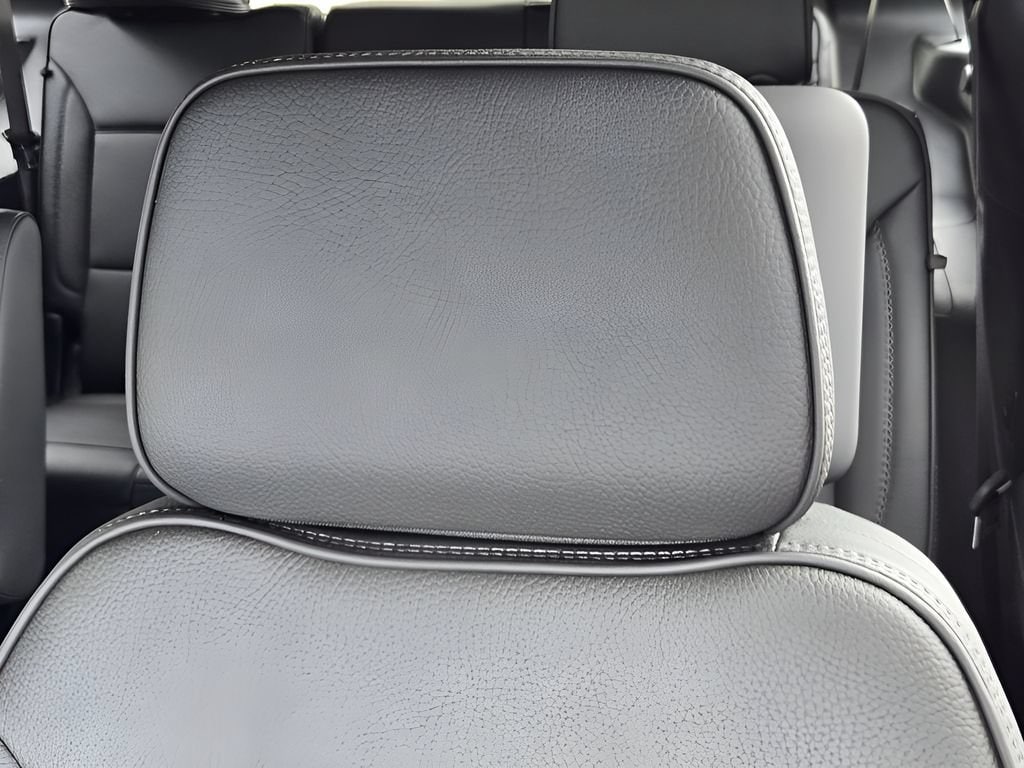 2026 GMC Yukon Denali - Photo 17