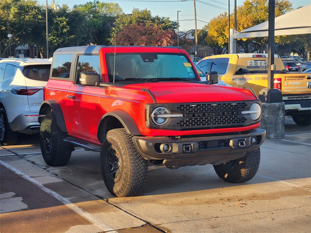 2023 Ford Bronco Base photo 3
