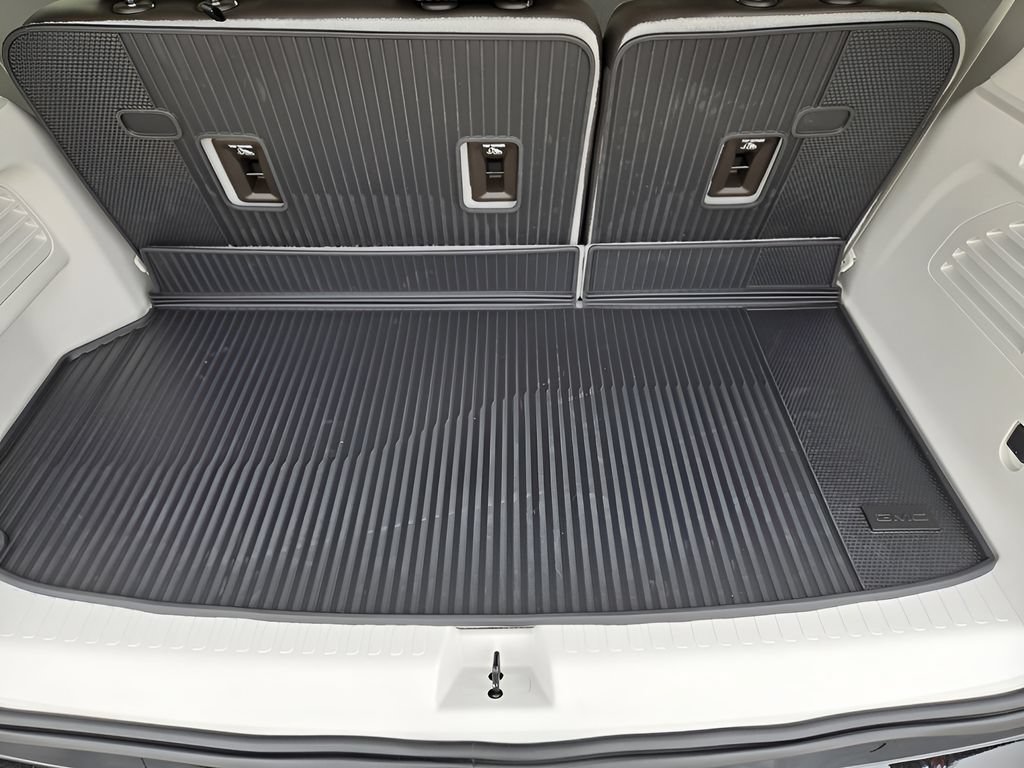 2026 GMC Acadia Denali - Photo 23