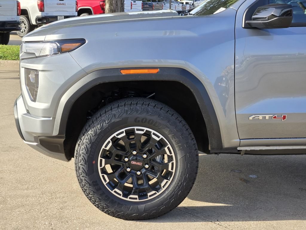 2026 GMC Canyon AT4 - Photo 8