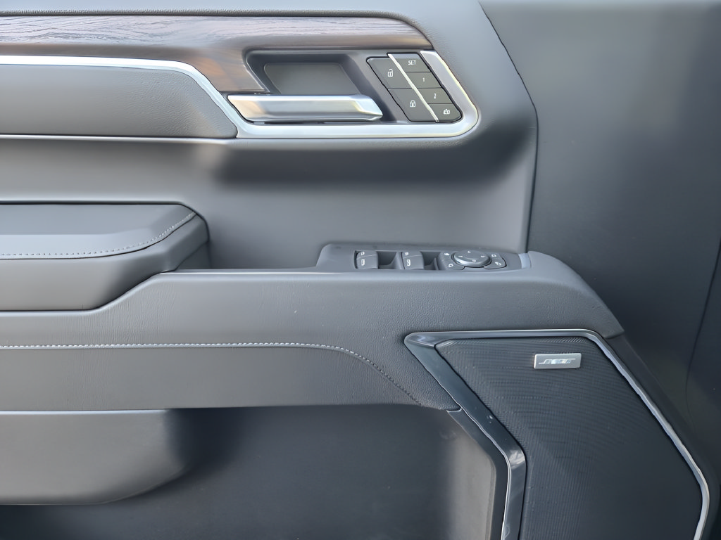 2026 GMC Sierra 1500 SLT - Photo 16