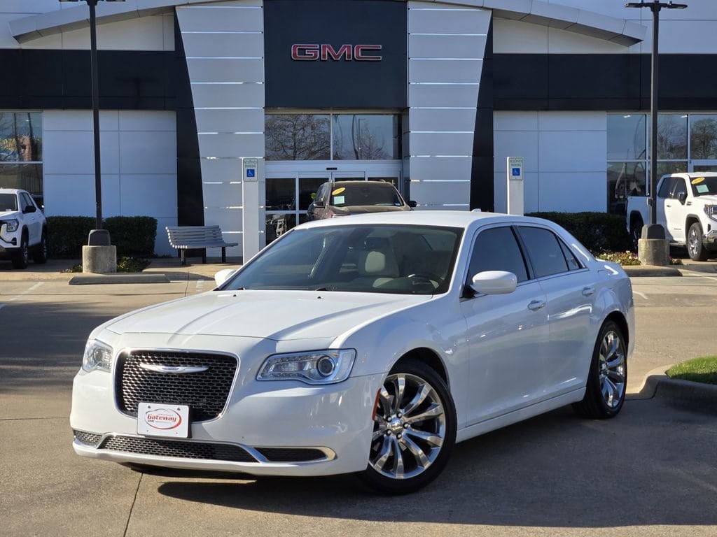 2019 Chrysler 300 Touring