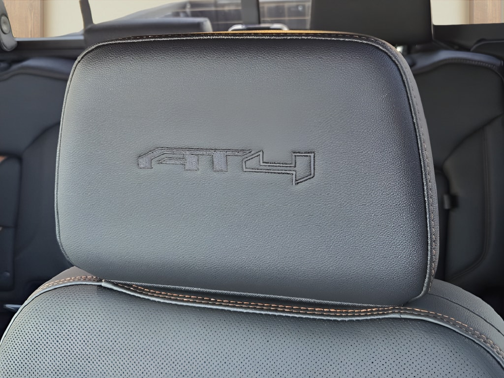 2026 GMC Sierra 2500HD AT4 - Photo 18