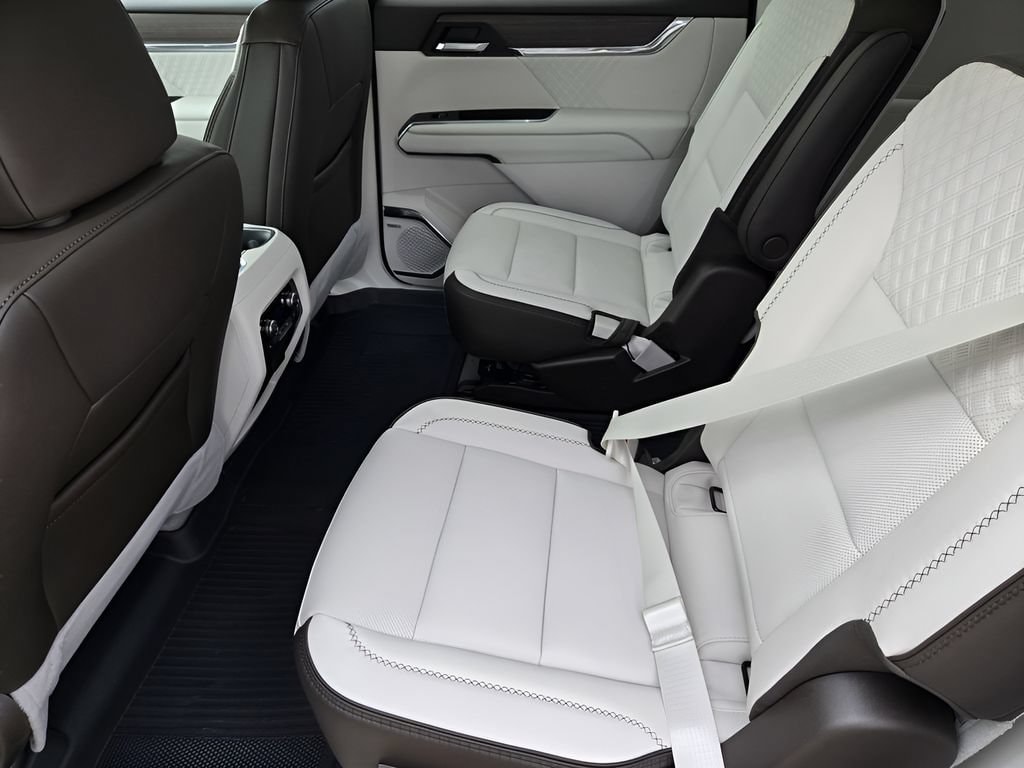 2026 GMC Acadia Denali - Photo 20