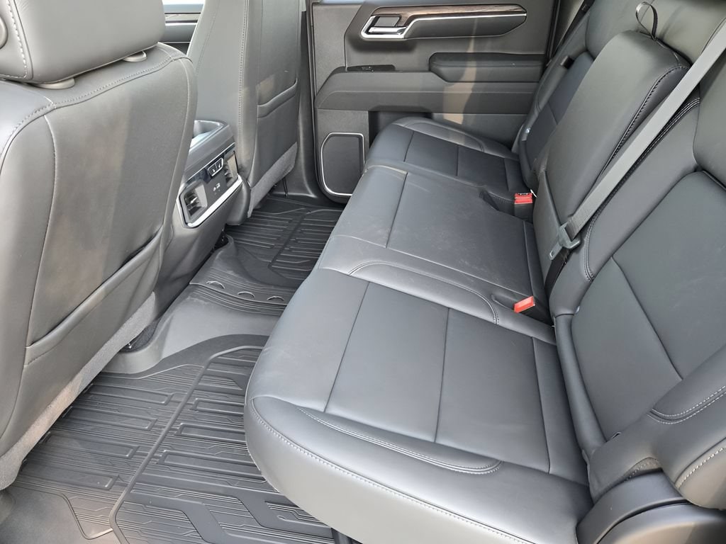 2026 GMC Sierra 1500 SLT - Photo 20