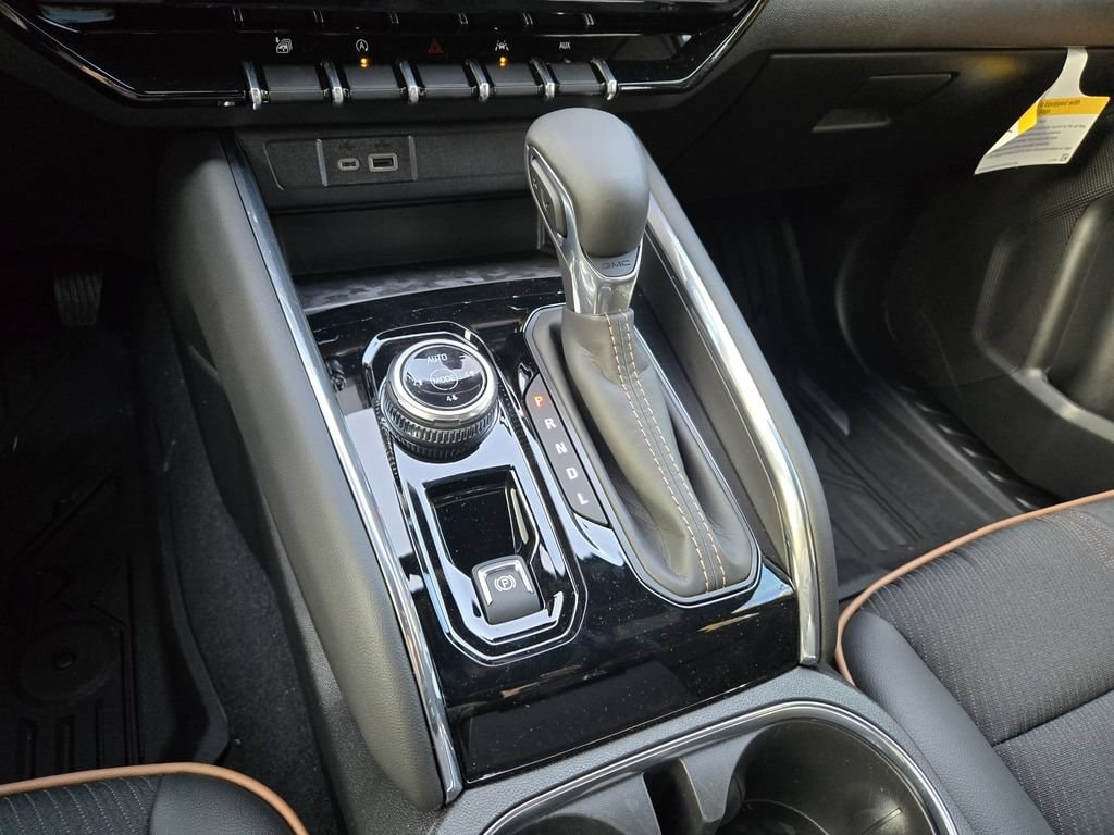 2026 GMC Canyon AT4 - Photo 16