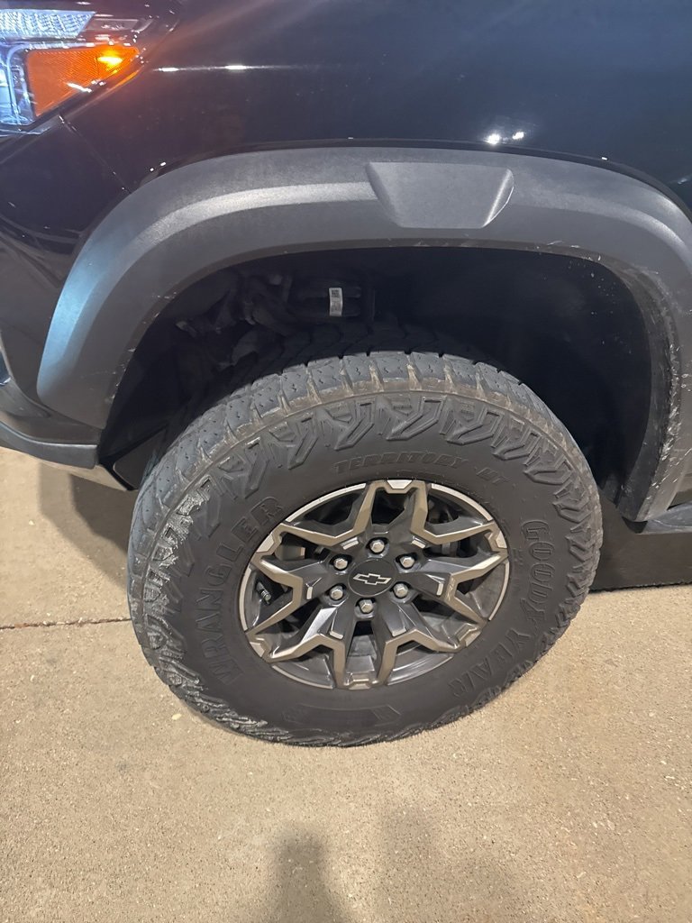 2024 Chevrolet Colorado ZR2 photo 2
