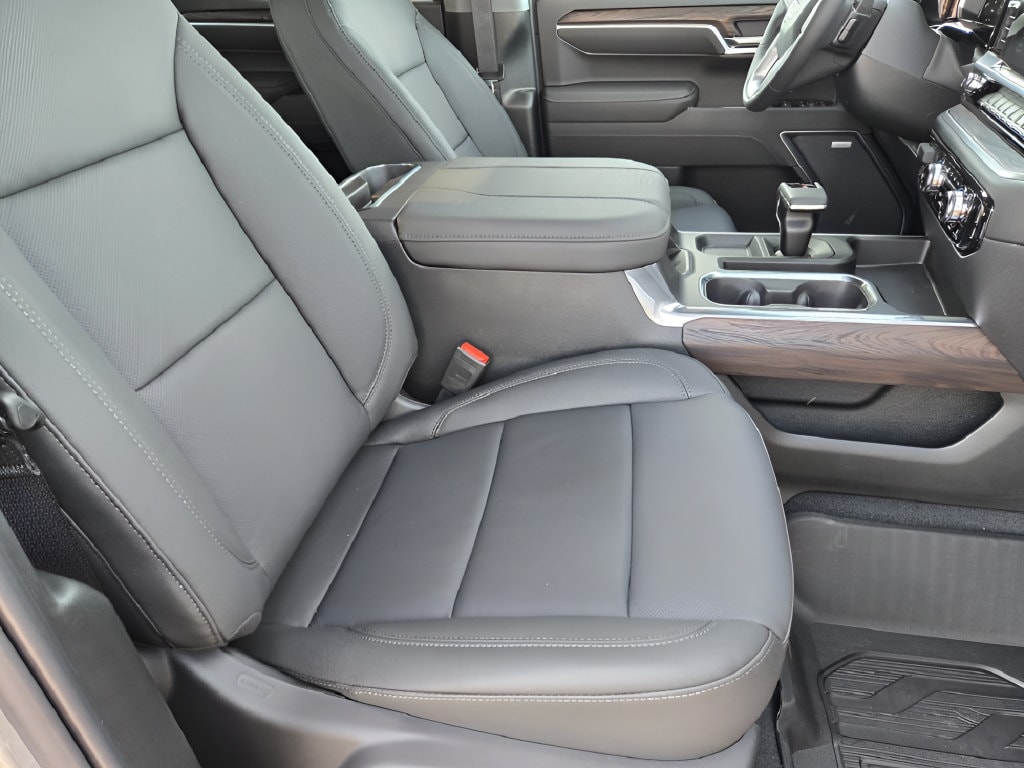 2026 GMC Sierra 1500 SLT - Photo 11