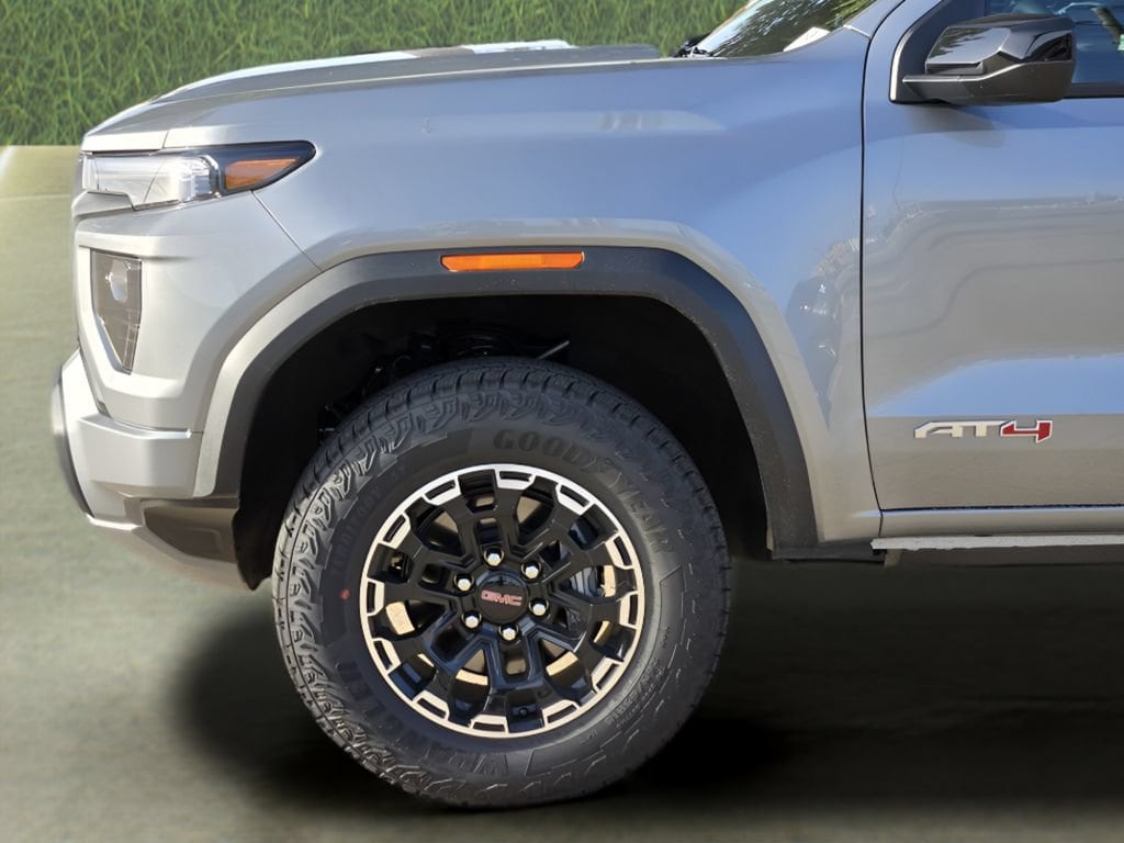 2026 GMC Canyon AT4 - Photo 8
