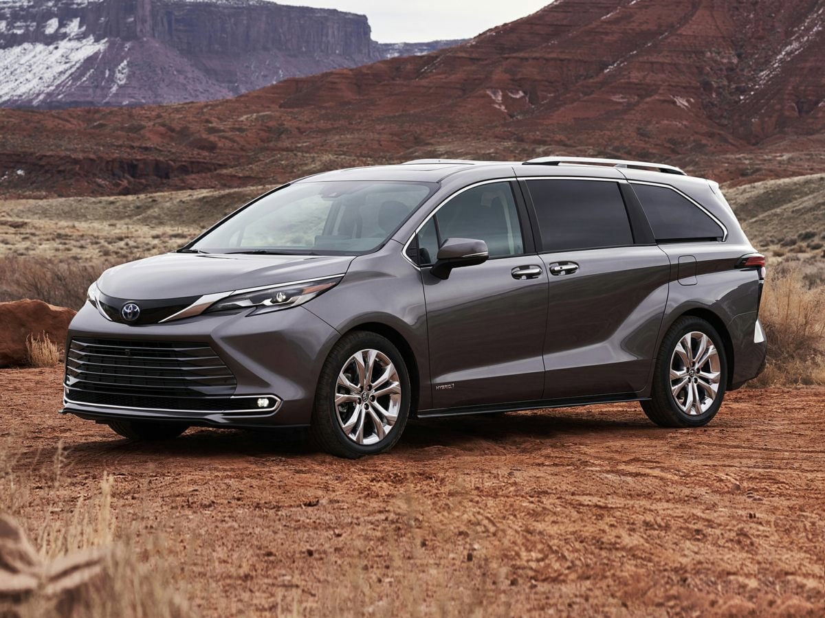 2022 Toyota Sienna XLE's photo