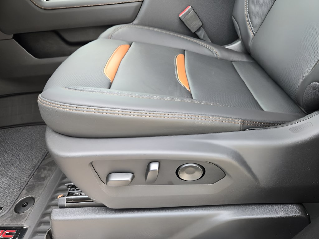 2026 GMC Sierra 2500HD AT4 - Photo 17