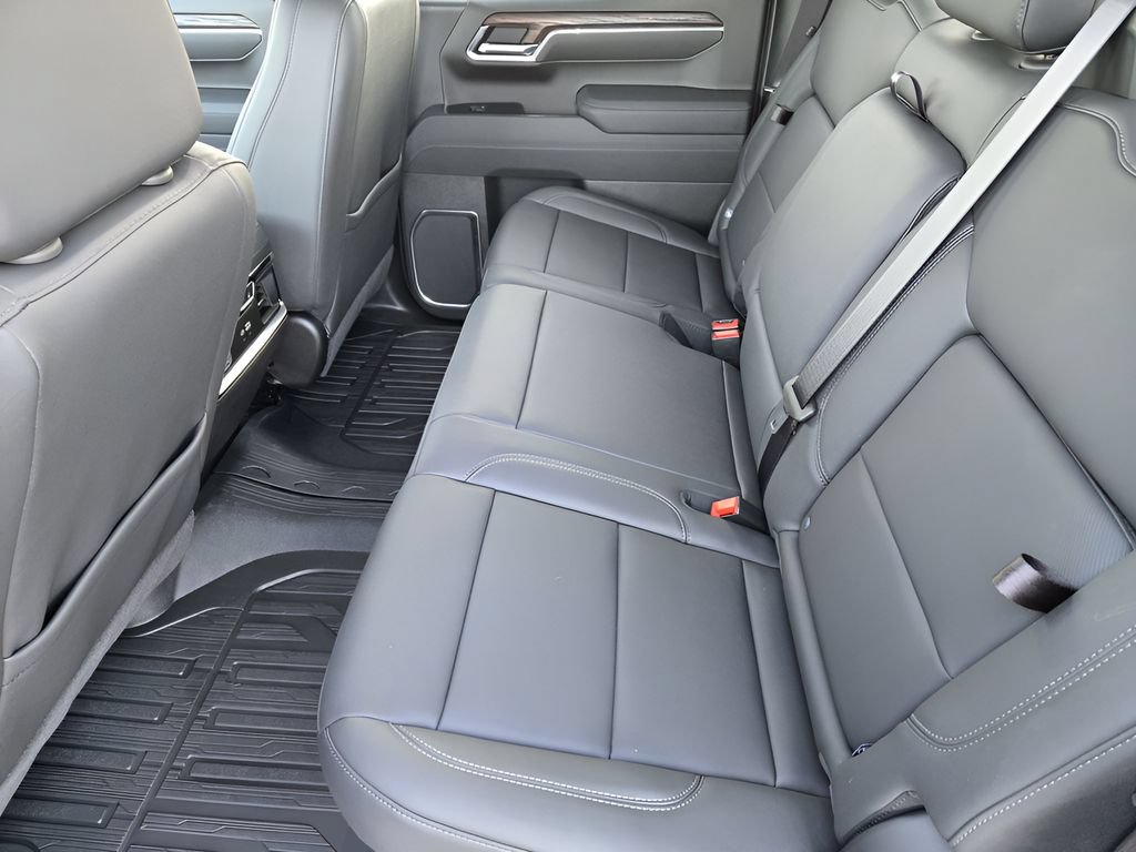 2026 GMC Sierra 1500 SLT - Photo 19