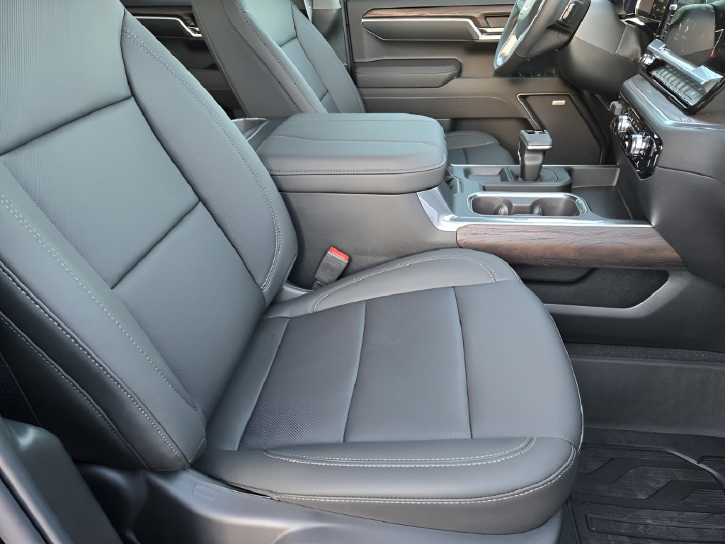2026 GMC Sierra 1500 SLT - Photo 11