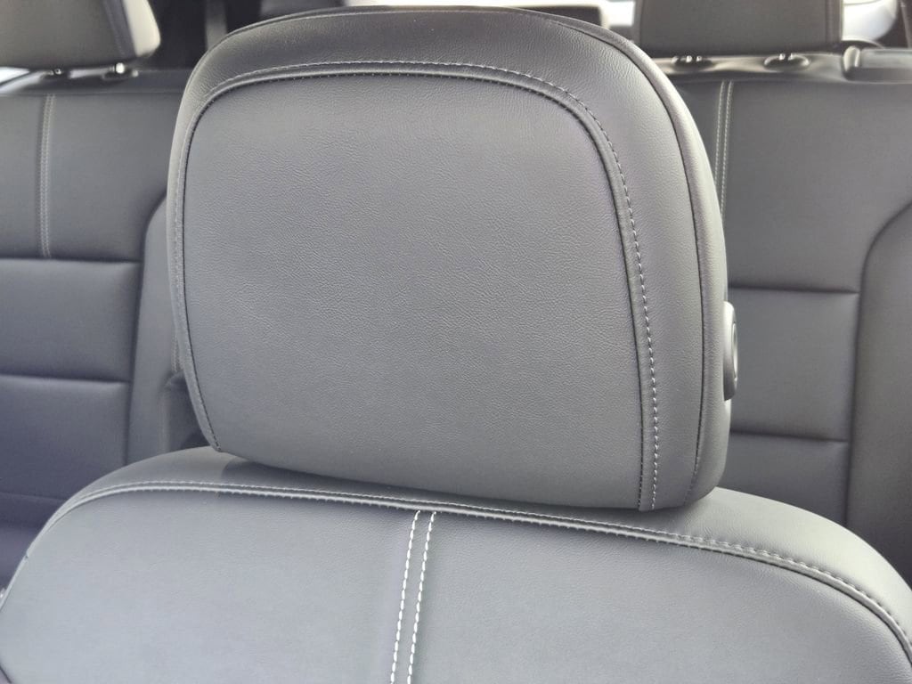 2026 GMC Acadia Elevation - Photo 16