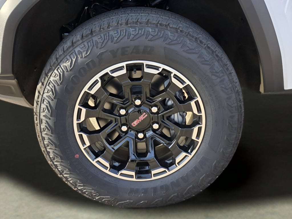 2026 GMC Canyon AT4 - Photo 9