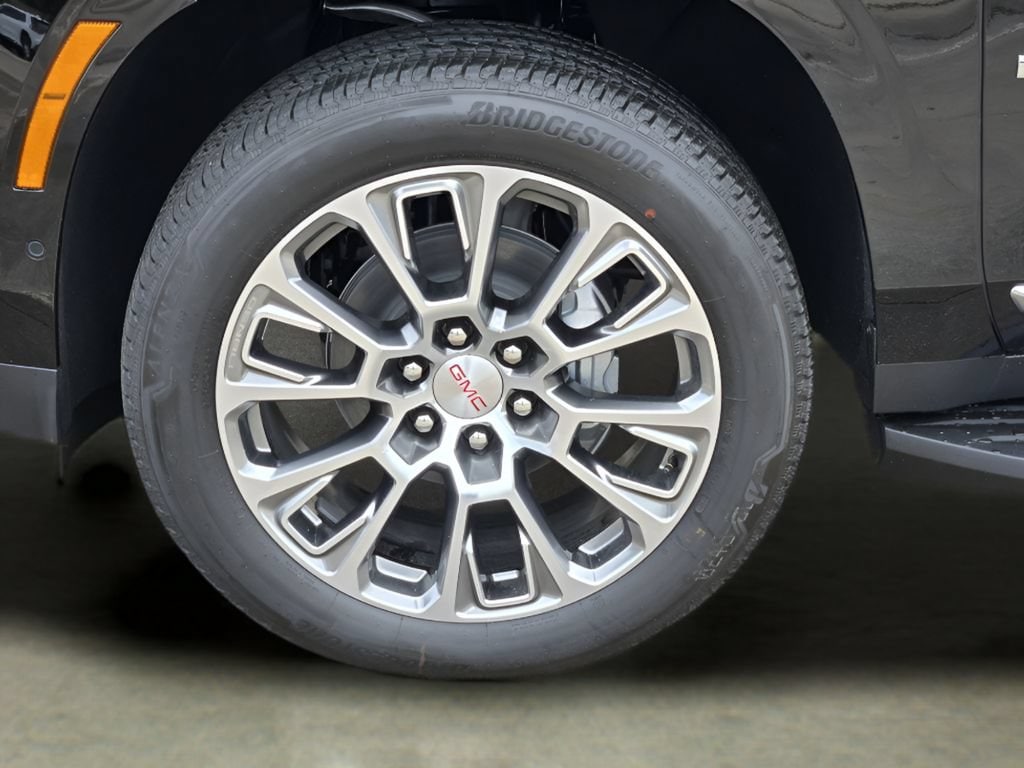 2026 GMC Yukon Denali - Photo 9