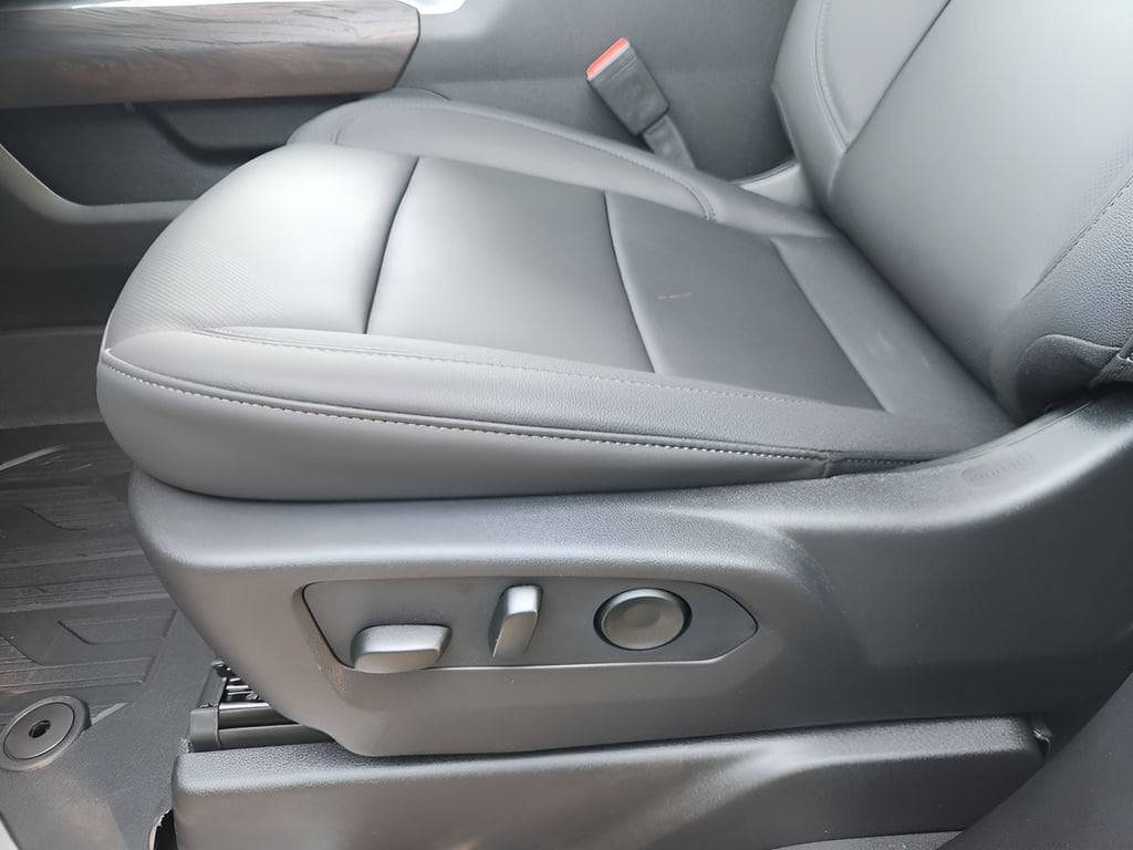 2026 GMC Sierra 1500 SLT - Photo 17