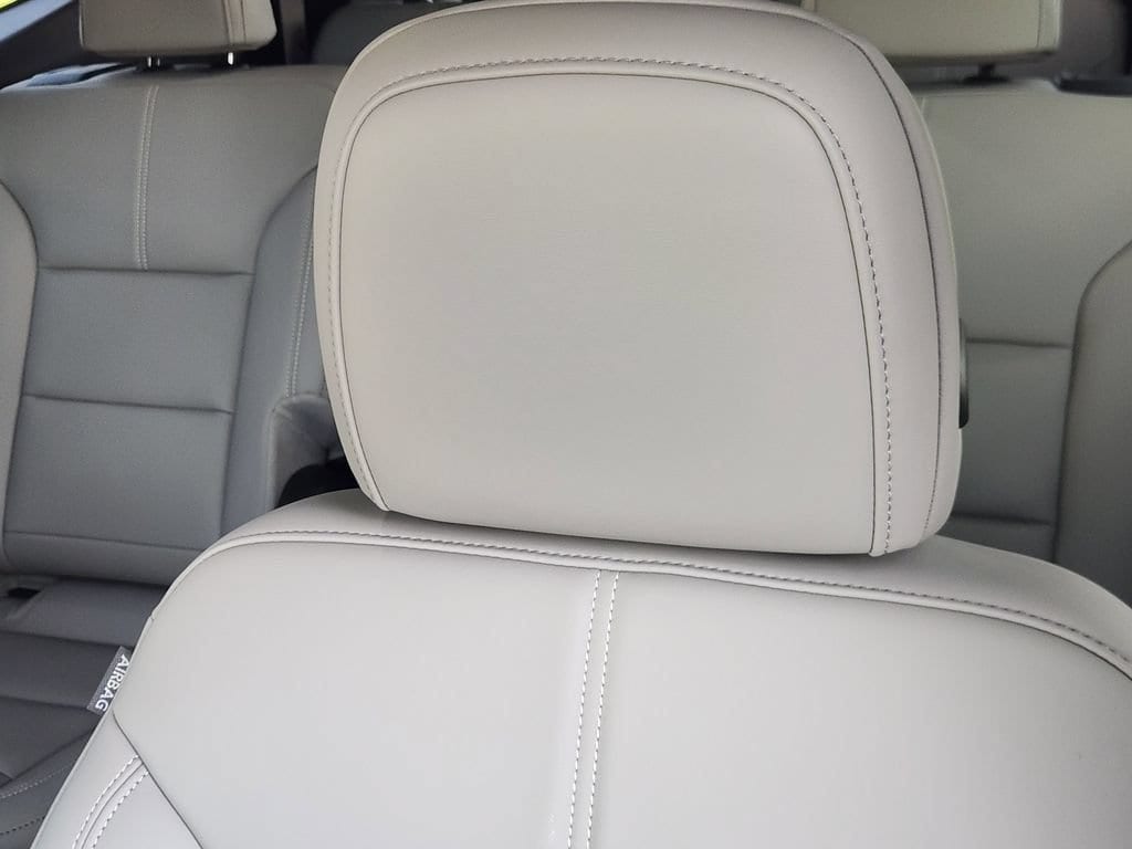 2026 GMC Acadia Elevation - Photo 17
