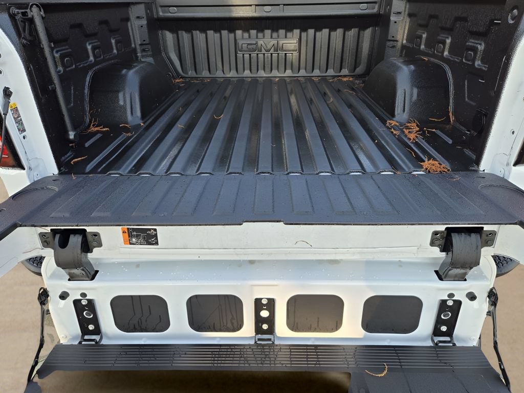 2026 GMC Sierra 1500 SLT - Photo 22
