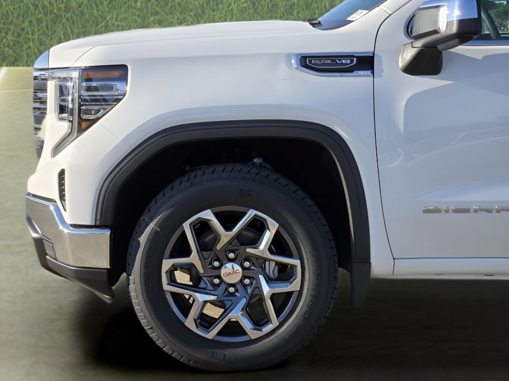 2026 GMC Sierra 1500 SLT - Photo 8