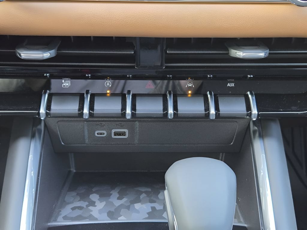 2026 GMC Canyon AT4 - Photo 15