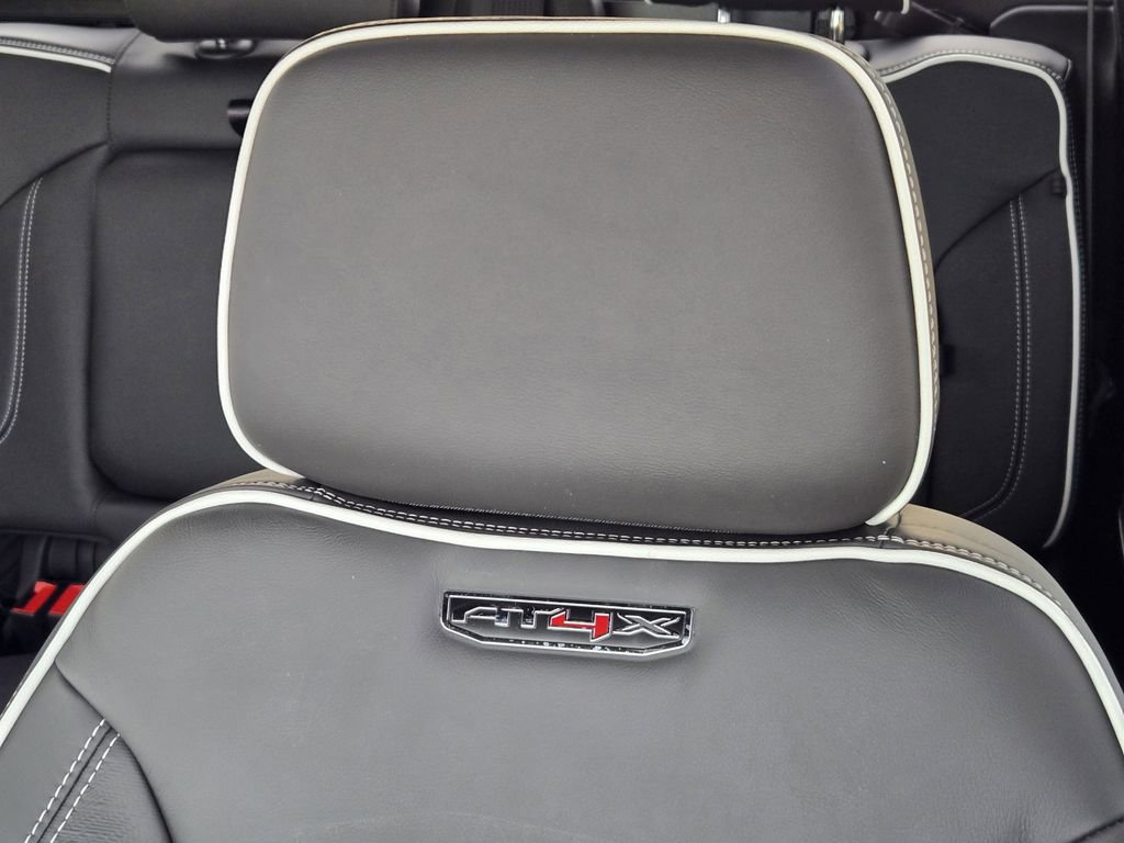 2026 GMC Sierra 1500 AT4X - Photo 17