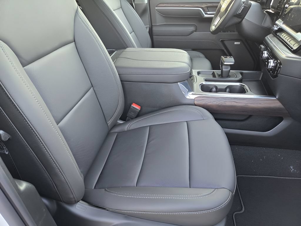 2026 GMC Sierra 1500 SLT - Photo 11