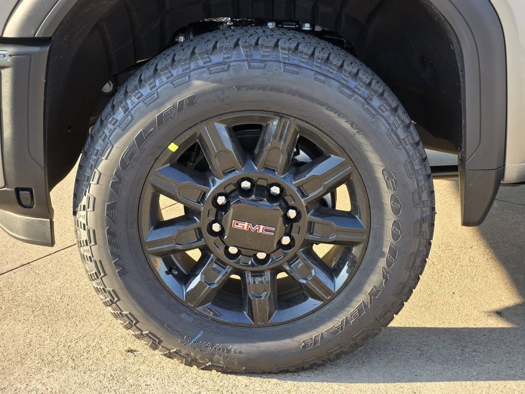 2026 GMC Sierra 2500HD AT4 - Photo 9