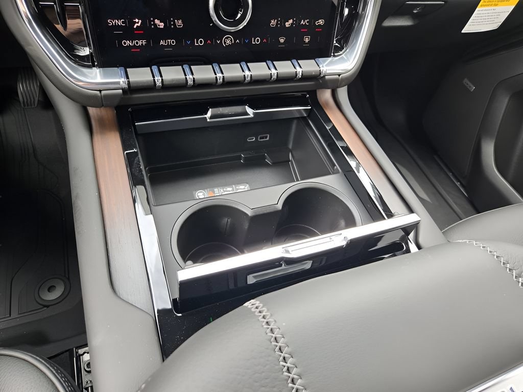 2026 GMC Yukon Denali - Photo 14