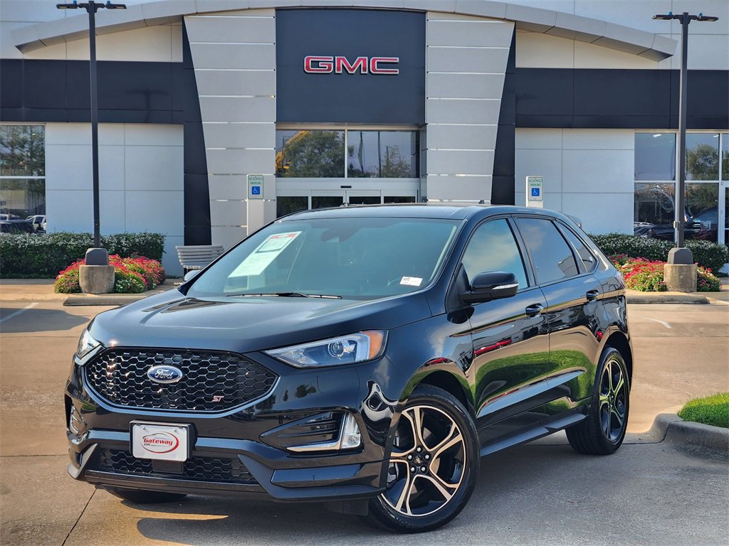 2022 Ford Edge ST's photo