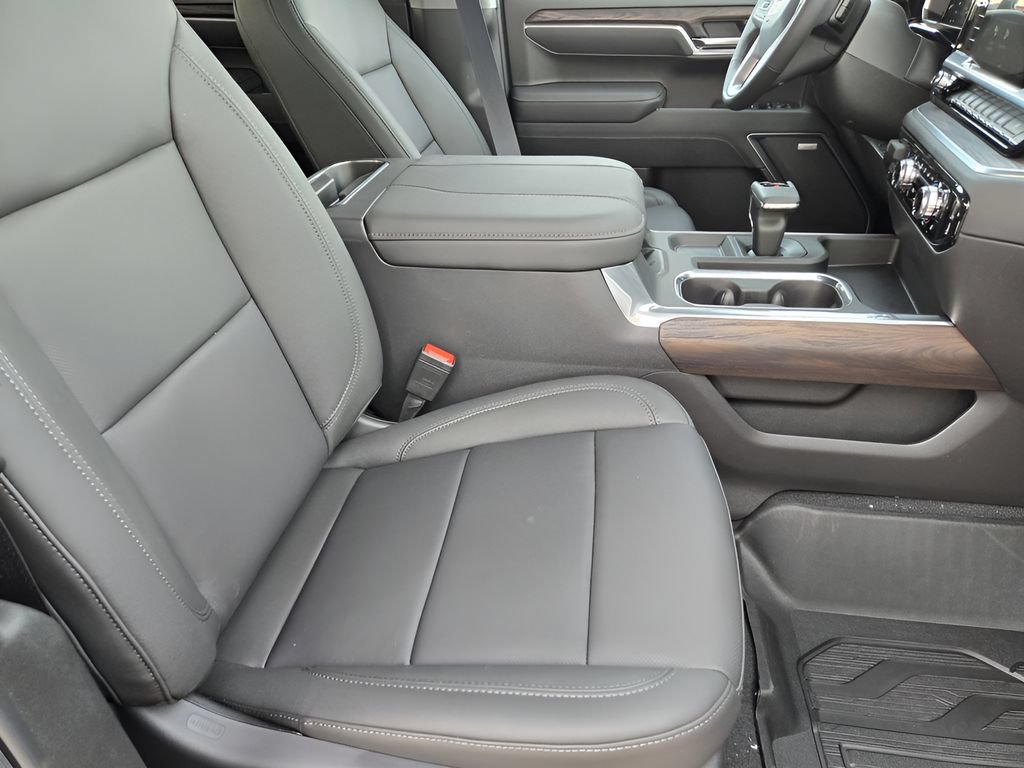 2026 GMC Sierra 1500 SLT - Photo 9