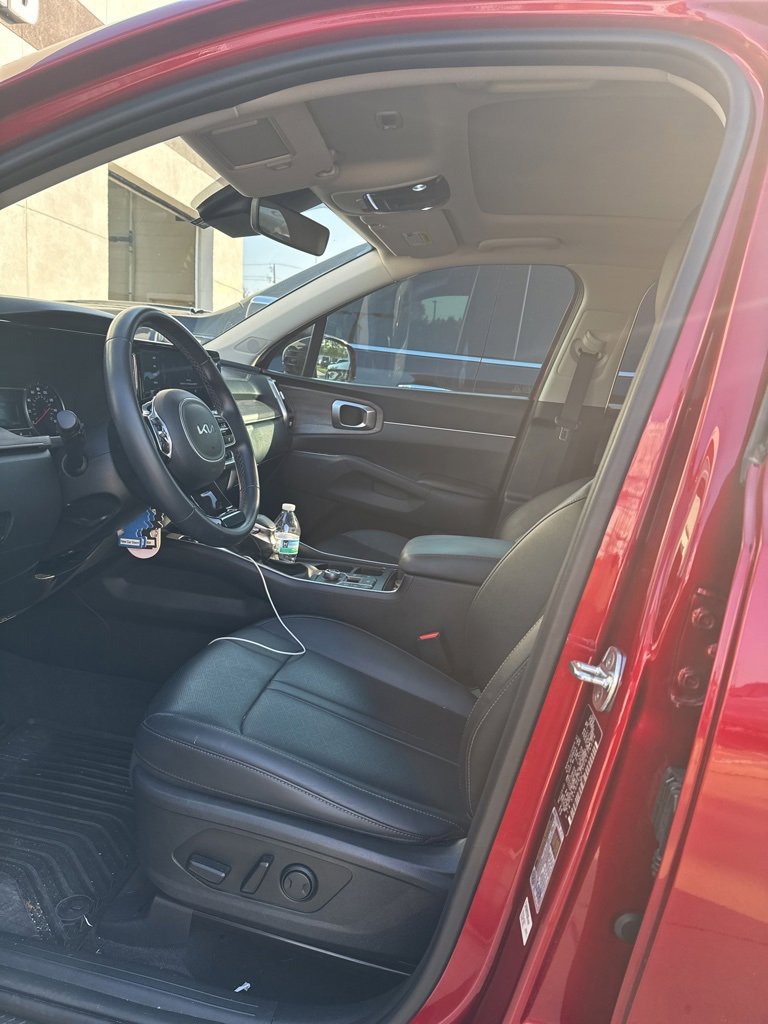 2023 Kia Sorento EX photo 2