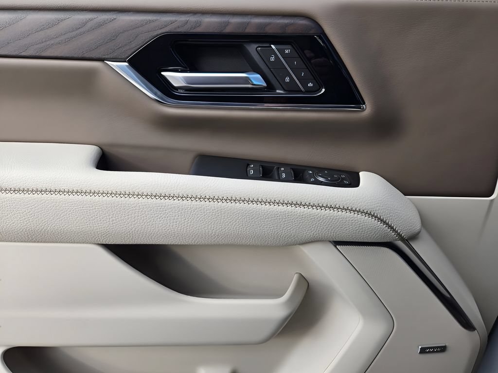 2026 GMC Yukon Denali - Photo 14
