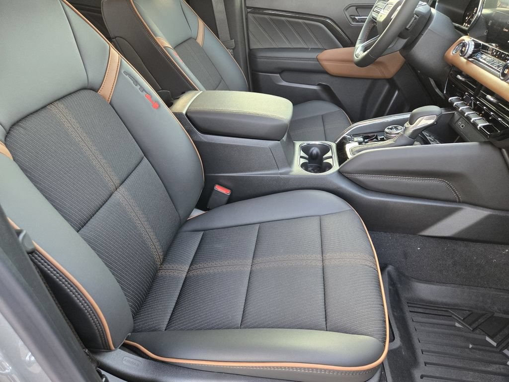 2026 GMC Canyon AT4 - Photo 11