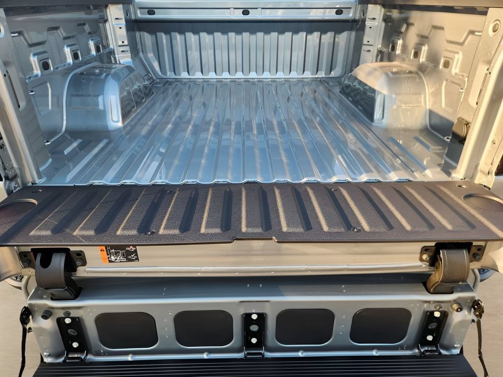 2026 GMC Sierra 1500 SLT - Photo 22