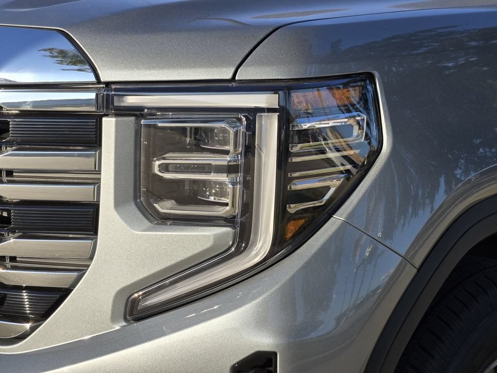 2026 GMC Sierra 1500 SLT - Photo 7