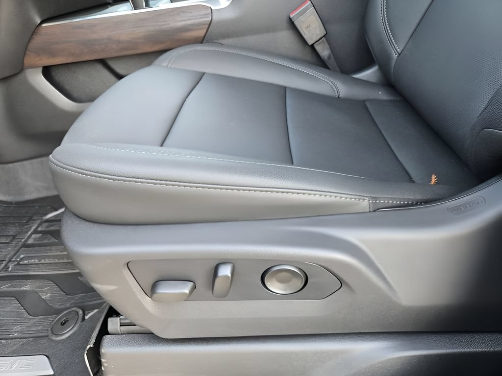 2026 GMC Sierra 1500 SLT - Photo 17