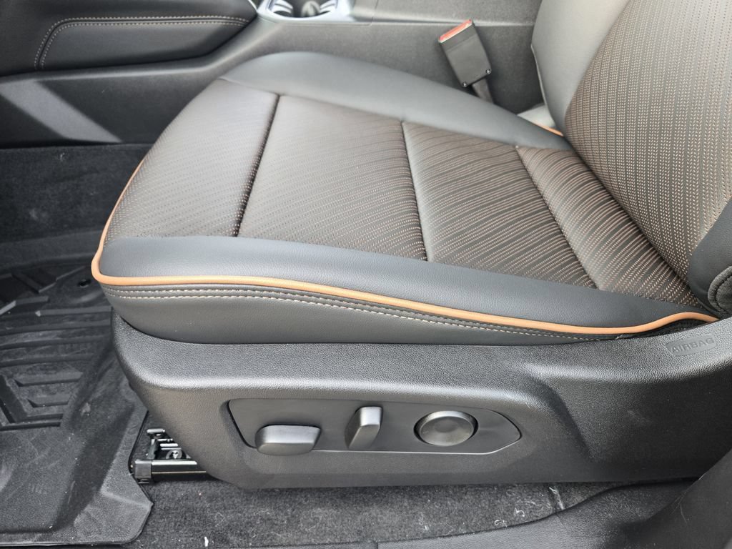 2026 GMC Canyon AT4 - Photo 17