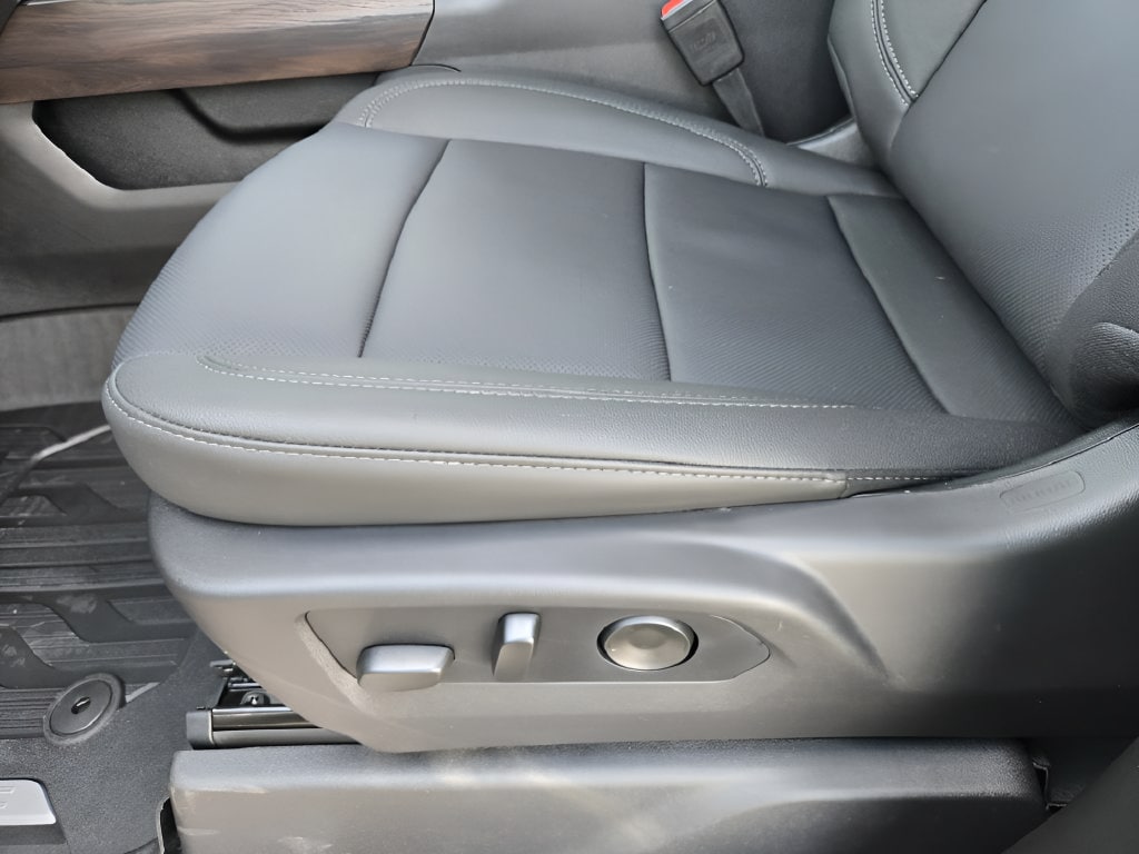 2026 GMC Sierra 1500 SLT - Photo 16