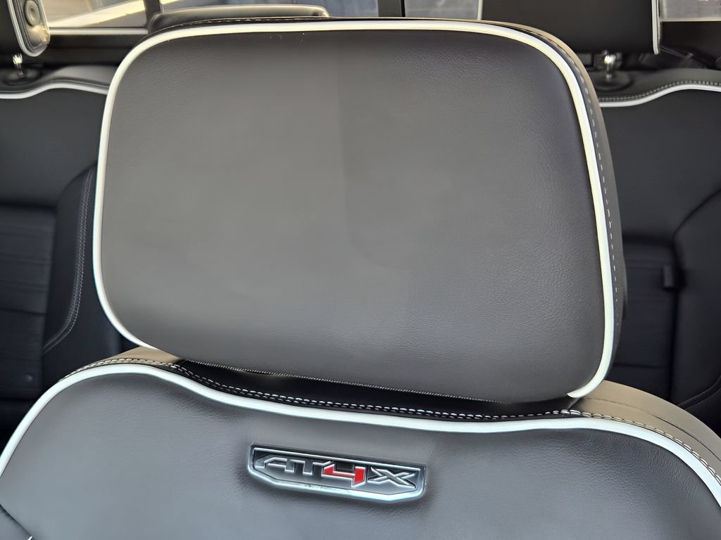 2026 GMC Sierra 1500 AT4X - Photo 17