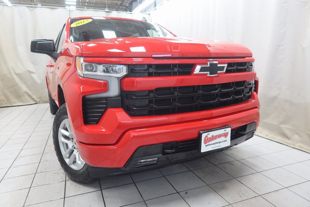 2023 Chevrolet Silverado 1500 RST photo 2