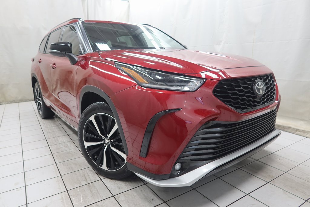 2021 Toyota Highlander XSE photo 3