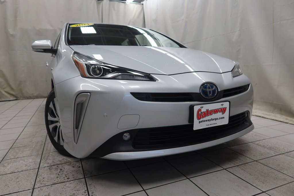 2021 Toyota Prius LE photo 2