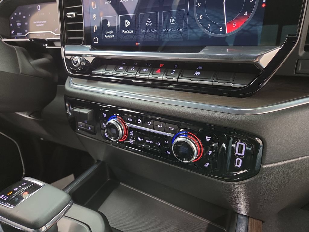 2024 GMC Sierra 1500 SLT - Photo 17