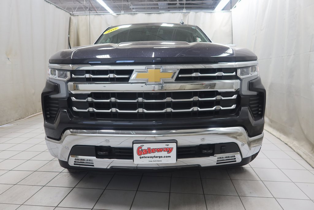 2023 Chevrolet Silverado 1500 LTZ photo 3